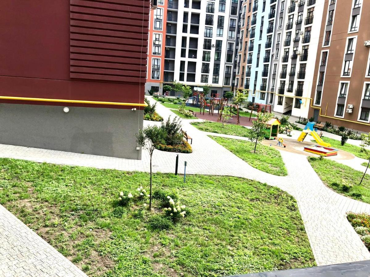 Osapart Hotel In A Complex Semycvit 2 ลวีฟ ภายนอก รูปภาพ